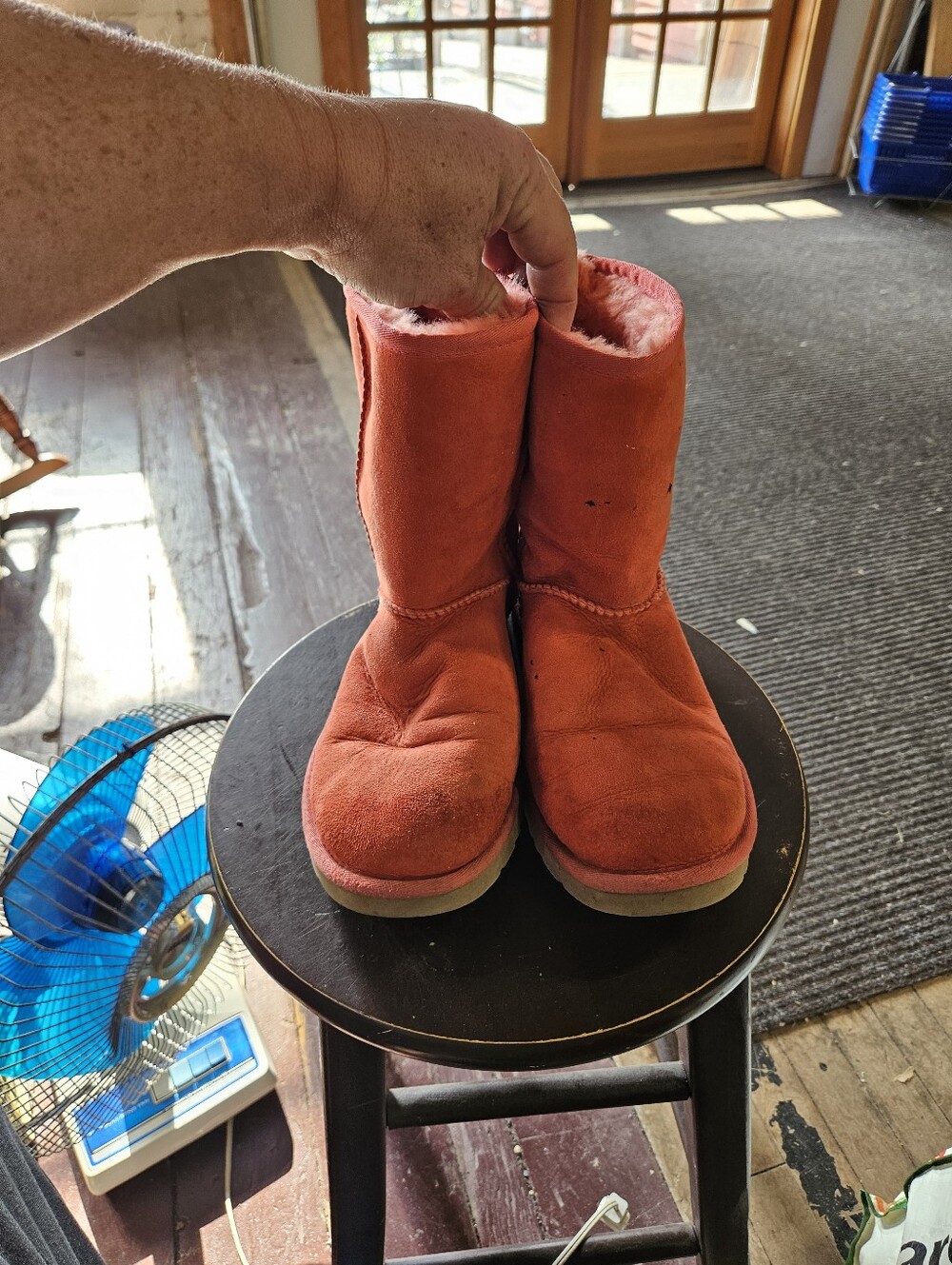 UGGs Classic Short 5825 Hong Hot Orange Sheepskin Suede Boots Rare Size 8